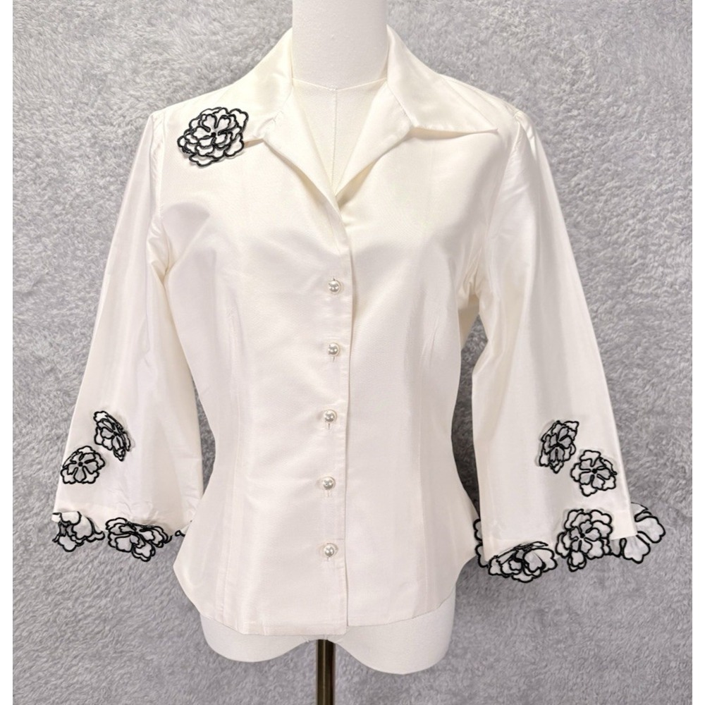 Marisa Baratelli Women's 6 Ivory Thai Silk Blouse Floral Applique Pearl Buttons
